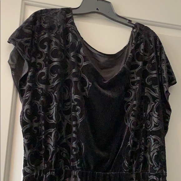 White House Black Market Velvet Dress - Picture 1 of 3